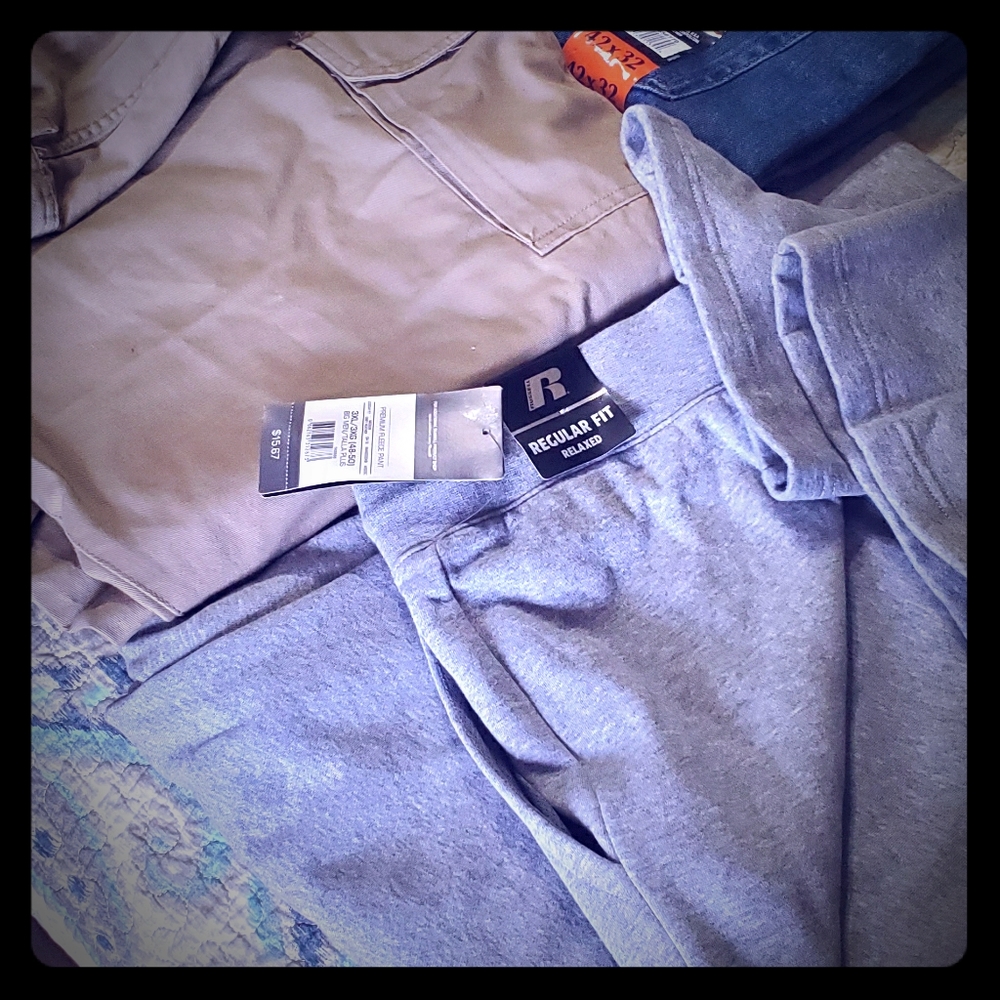 Big men's jeans, pants and sweats lot